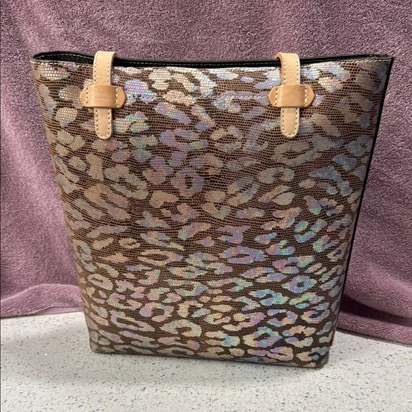 Consuela Iris Everyday Tote - Picture 2 of 6